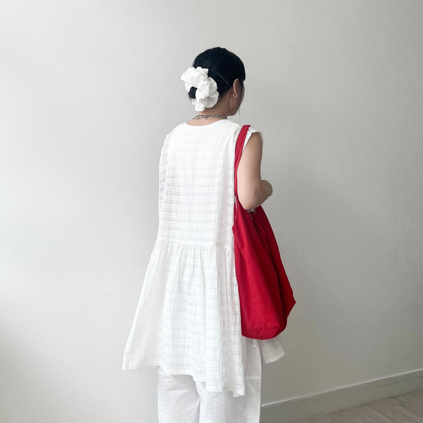 TP635- Big Cheked Side Ribbon Vest Layer | White