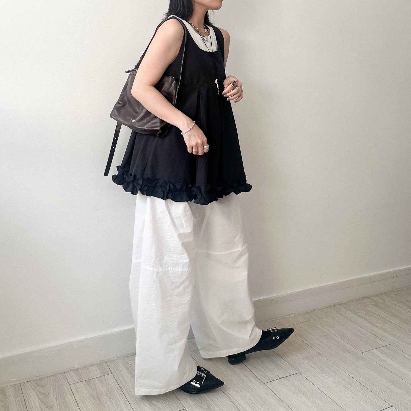 TP638- 方領Ruffles Vest | Black