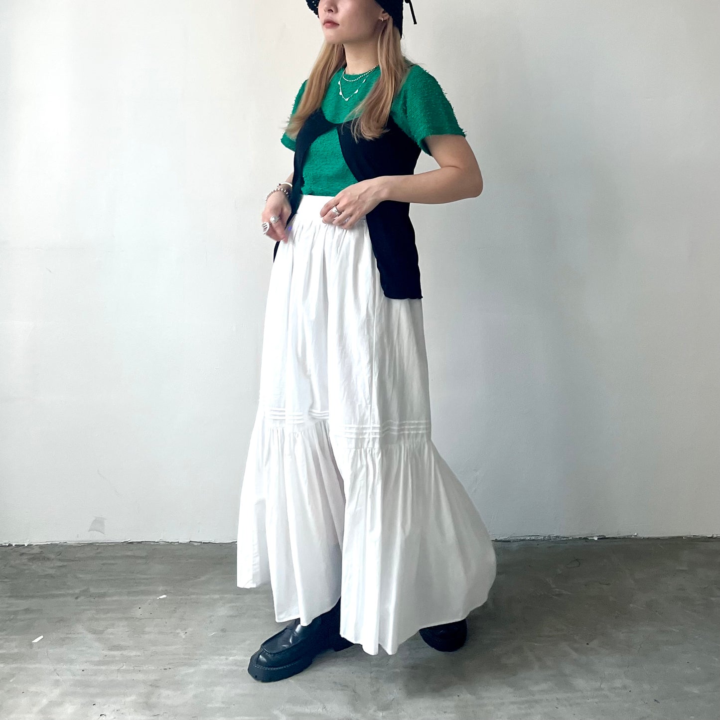 TP165- Outer Vest | White | Khaki | Black