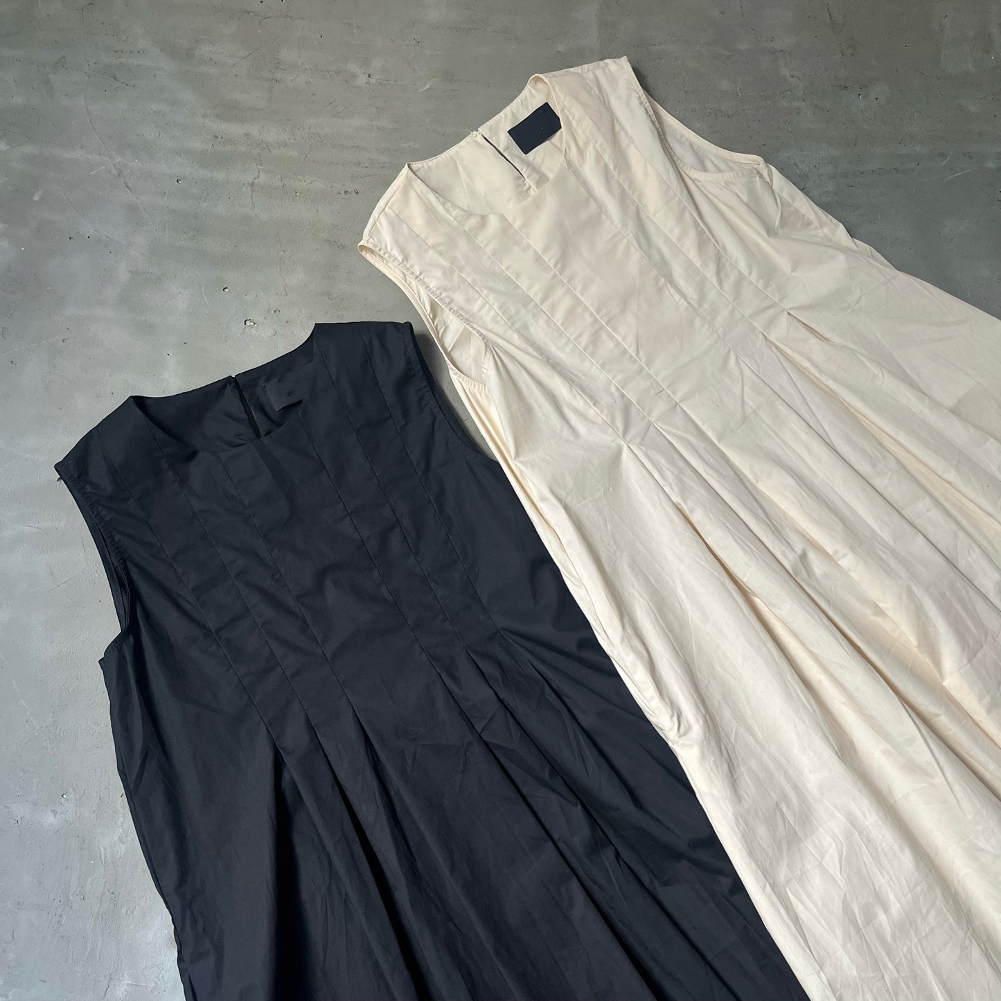 OP46- Fold One Piece | Ivory | Black