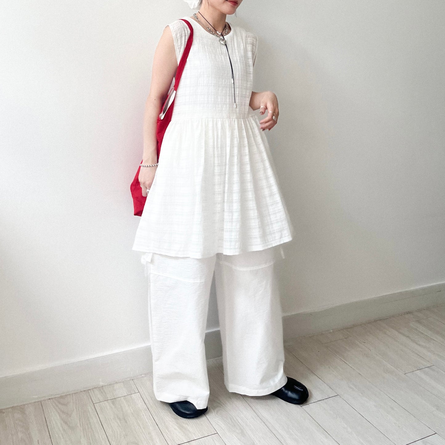 TP635- Big Cheked Side Ribbon Vest Layer | White