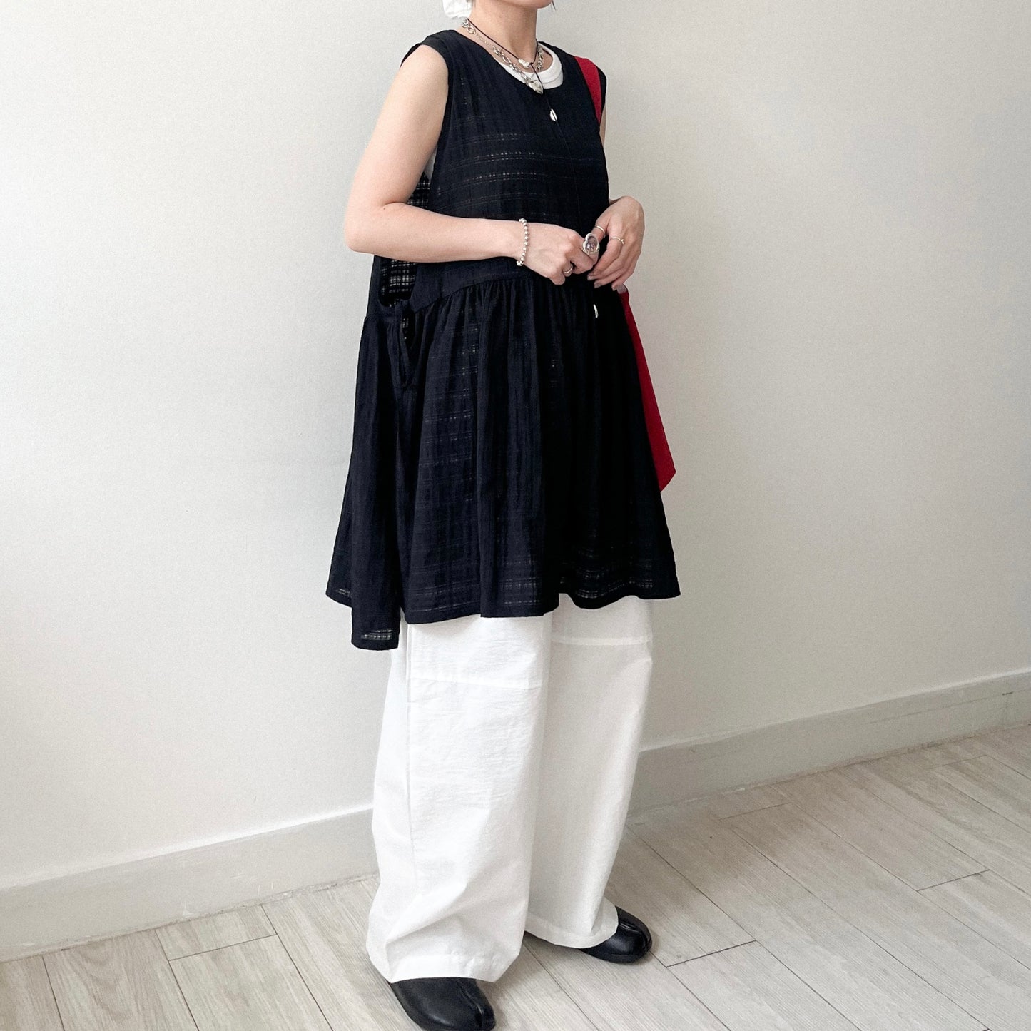 TP635- Big Cheked Side Ribbon Vest Layer | Black