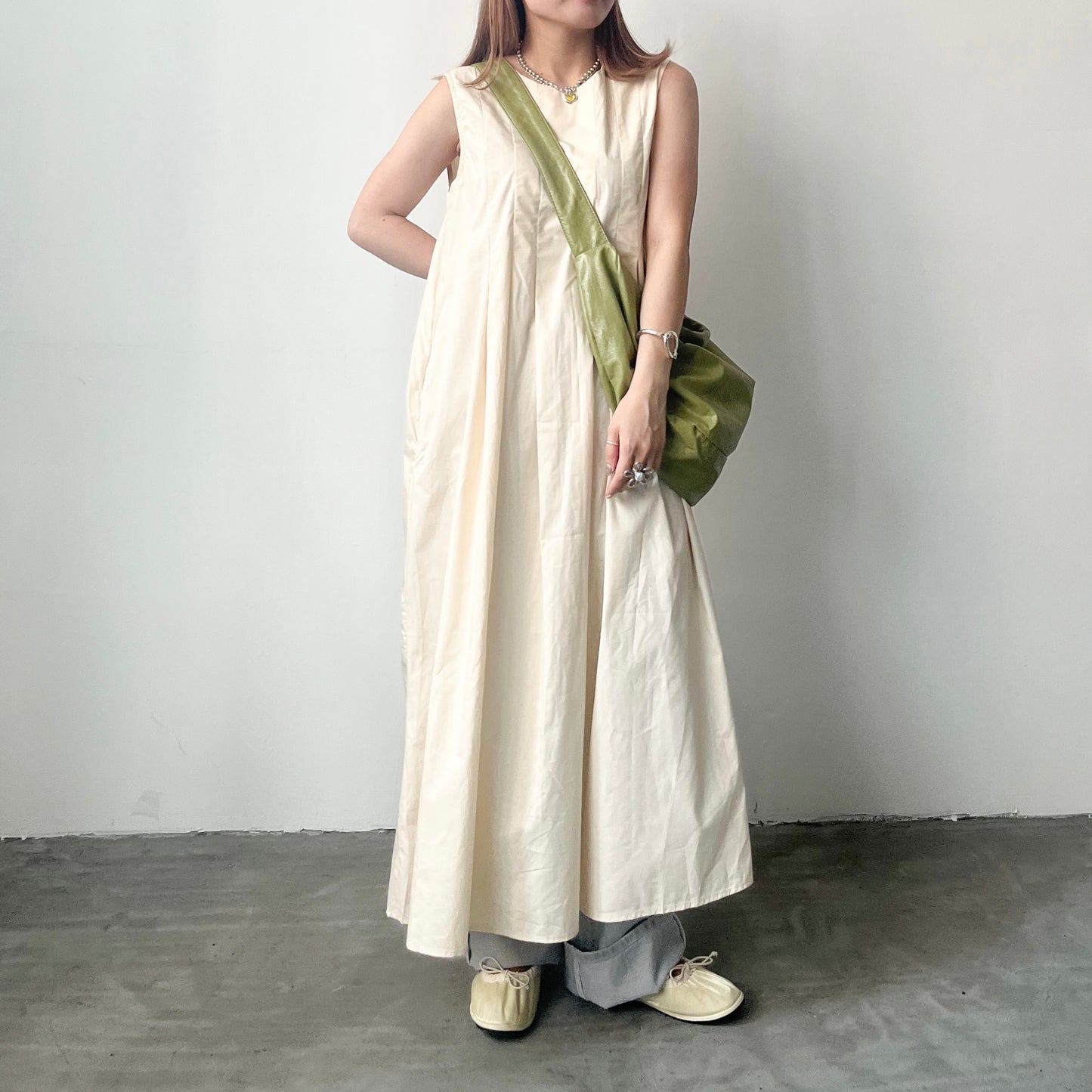 OP46- Fold One Piece | Ivory | Black
