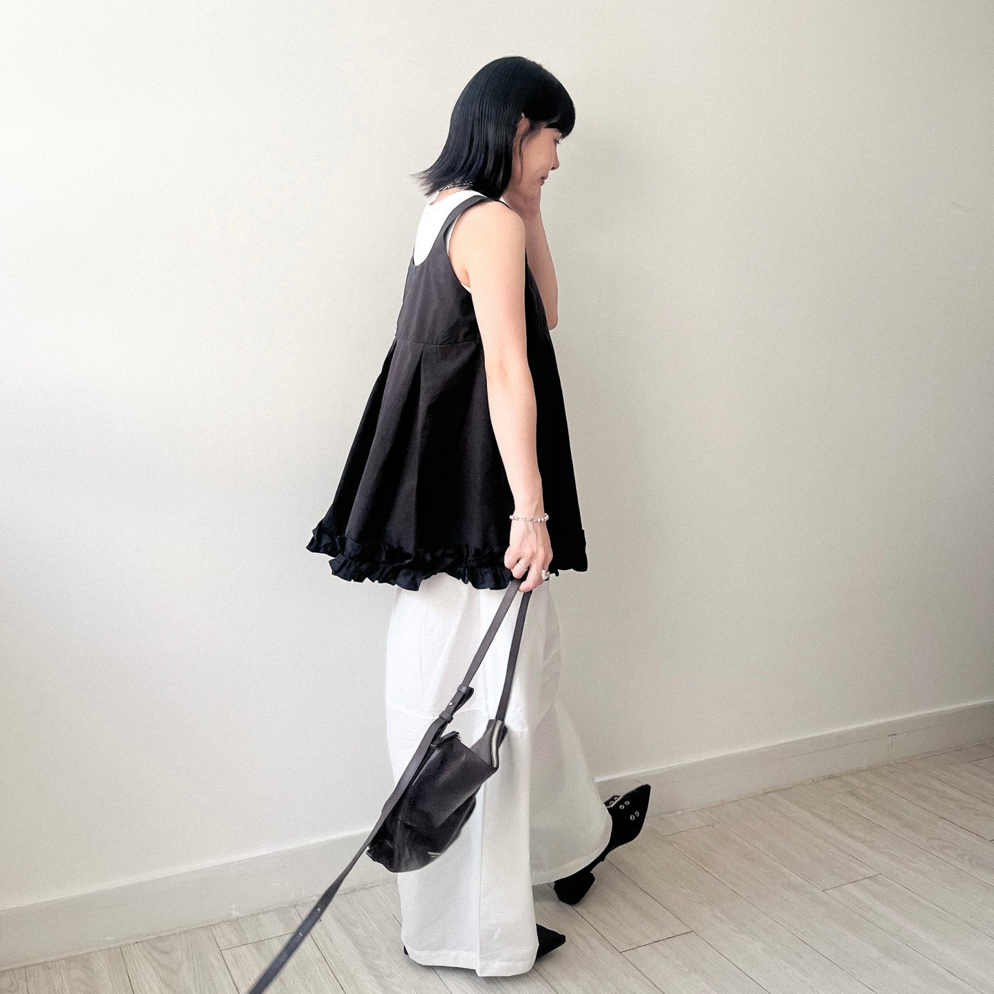 TP638- 方領Ruffles Vest | Black