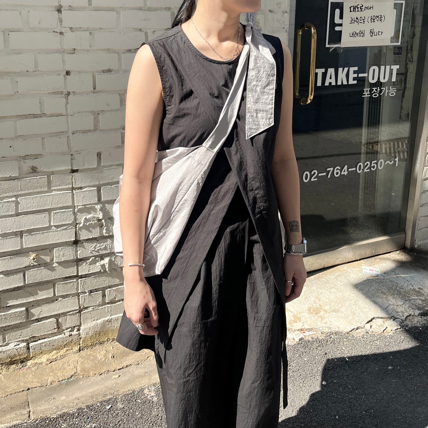 TP325- V-Line Shirt Vest | Ivory | Black