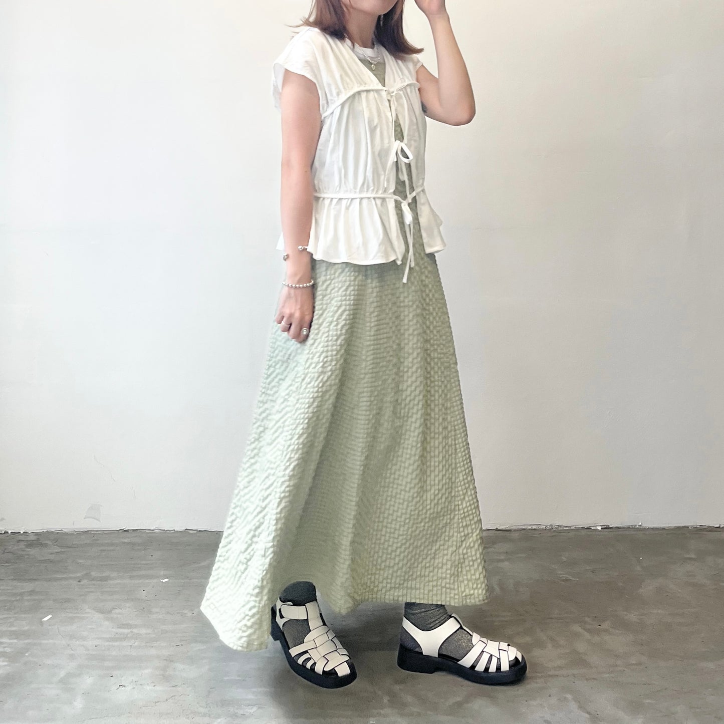 TP180- Three Ribbons Vest / Cardigan | White | Green | Black