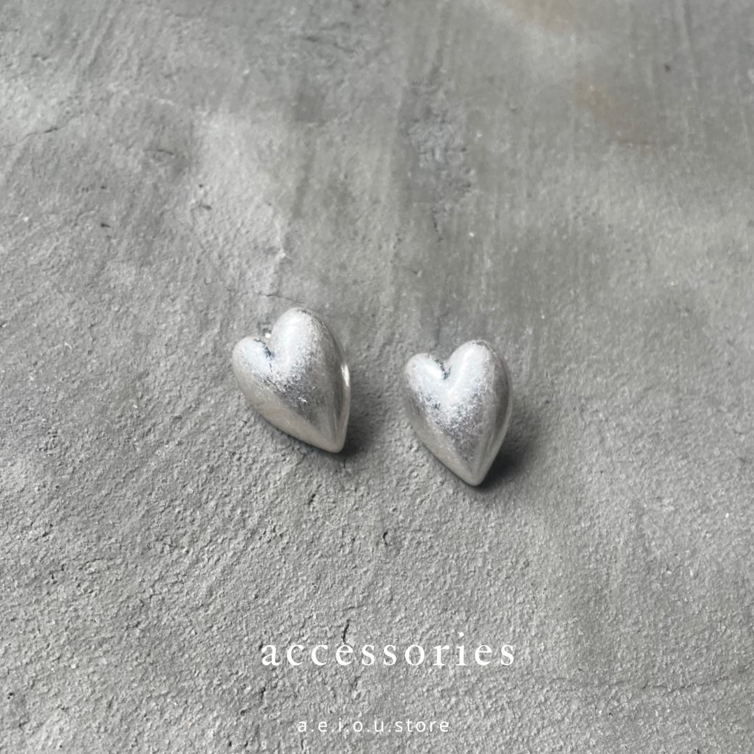 ( must have ! ) AC118- 磨砂面心心耳環