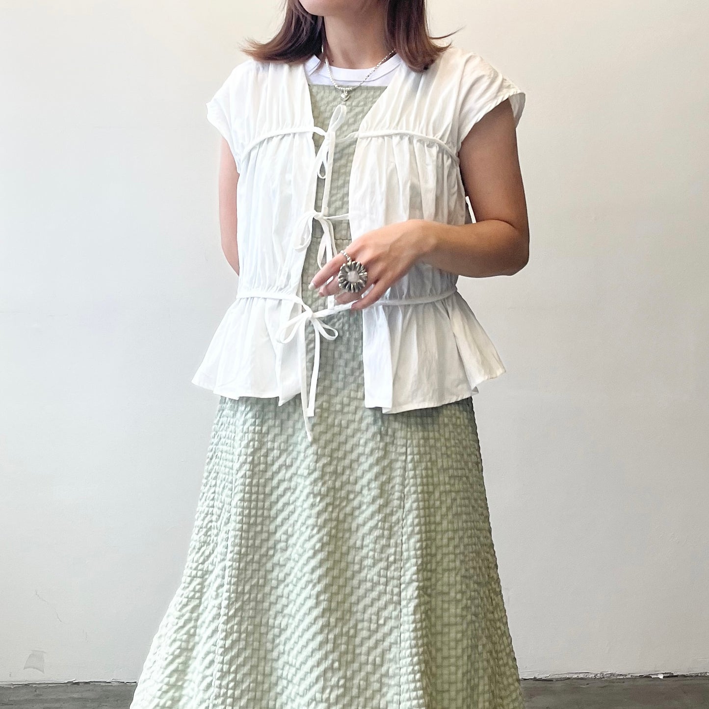 TP180- Three Ribbons Vest / Cardigan | White | Green | Black
