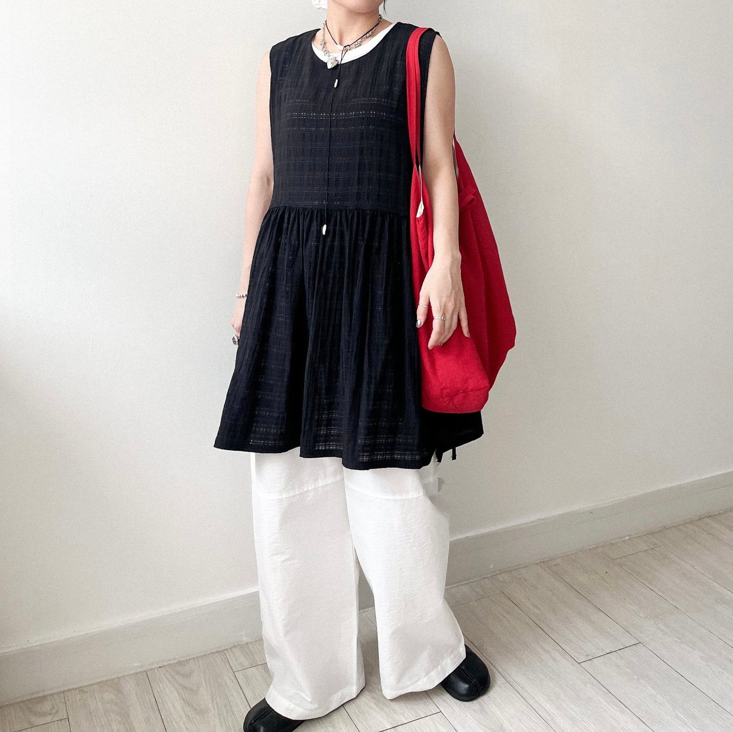 TP635- Big Cheked Side Ribbon Vest Layer | Black
