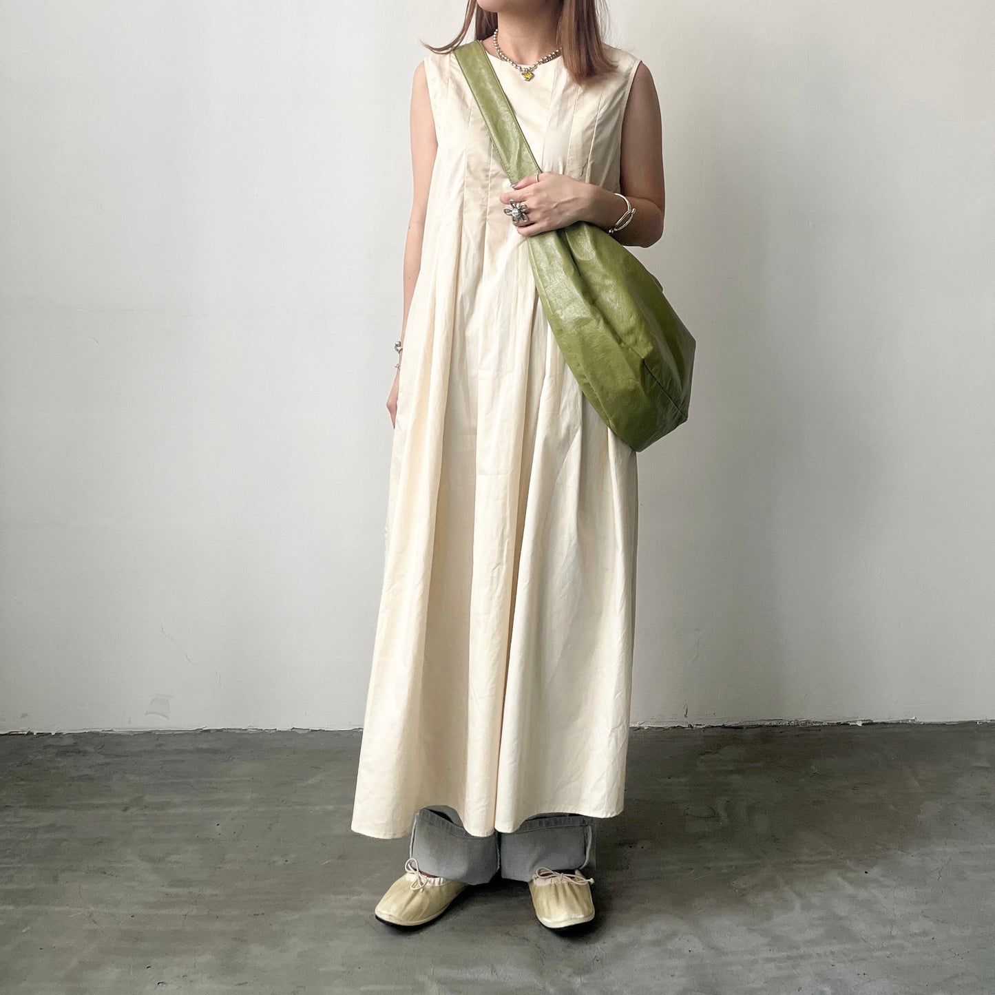 OP46- Fold One Piece | Ivory | Black