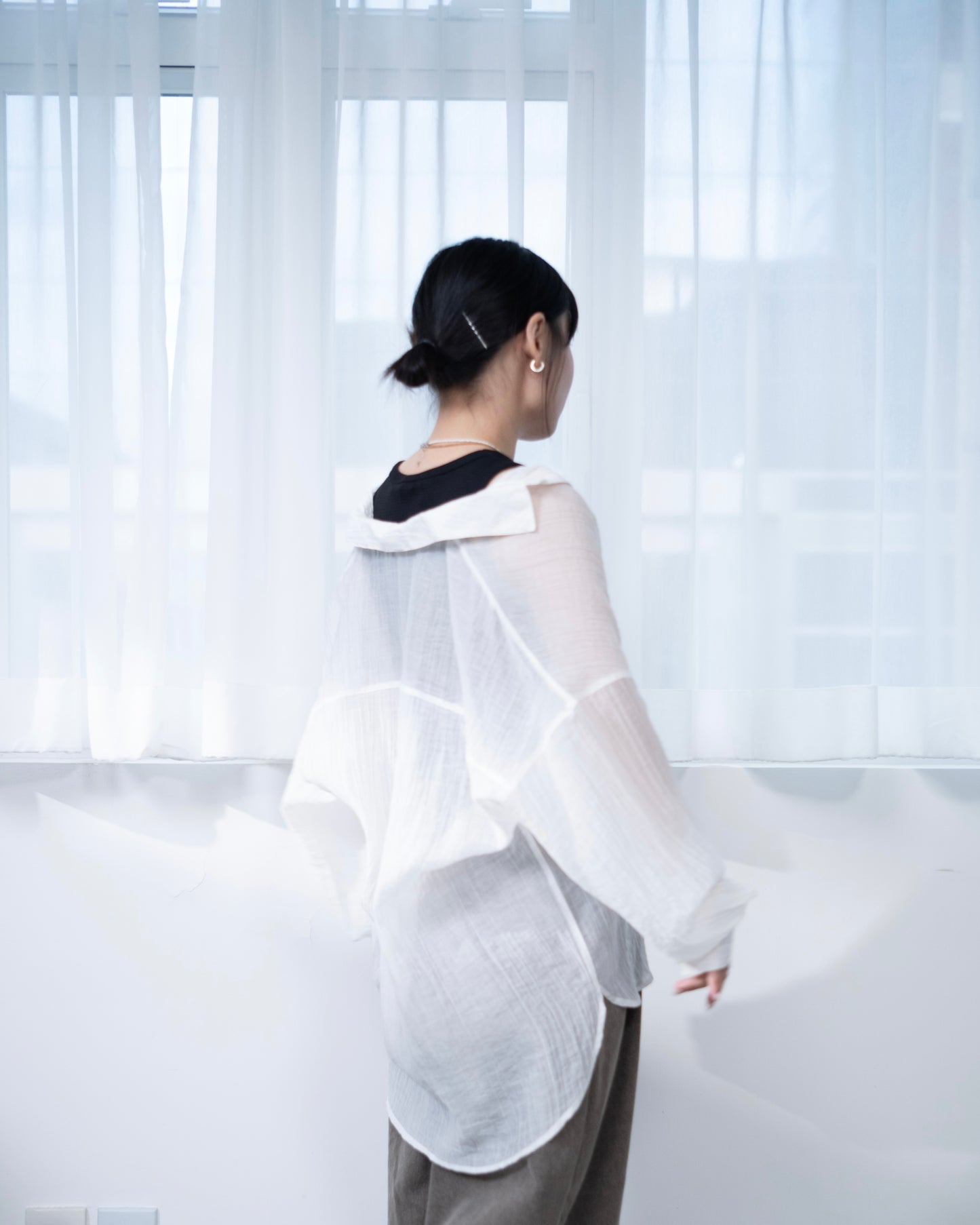 TP666- Crinkle Puff Sleeve Sheer | White | Brown | Black