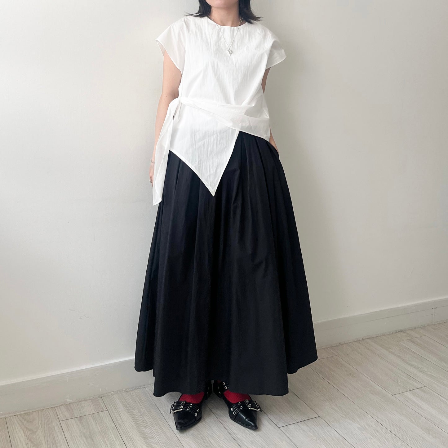 TP649- Design Blouse | White | Black