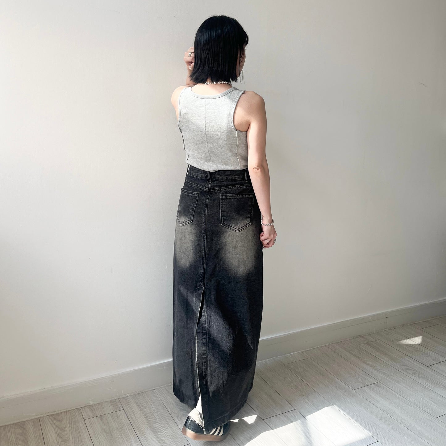 SK106- Black H-Line 洗水牛仔裙 ( S / M )