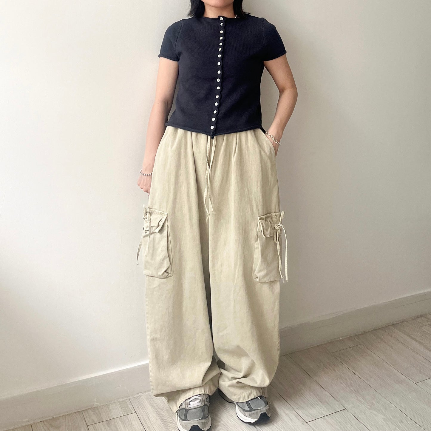 TP486- 可愛排鈕卷邊Top | Grey | Navy
