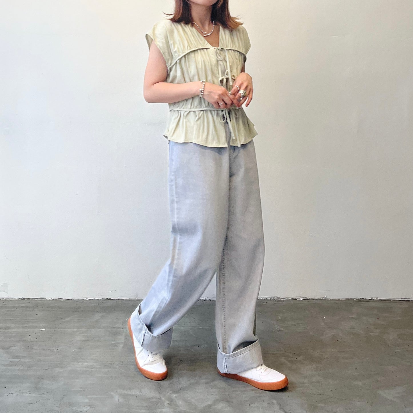 TP180- Three Ribbons Vest / Cardigan | White | Green | Black