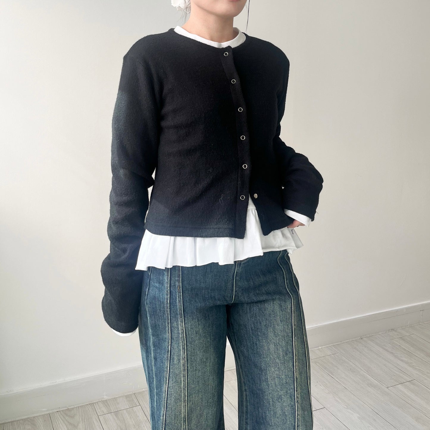 TP444- Ruffle Top | White | Black