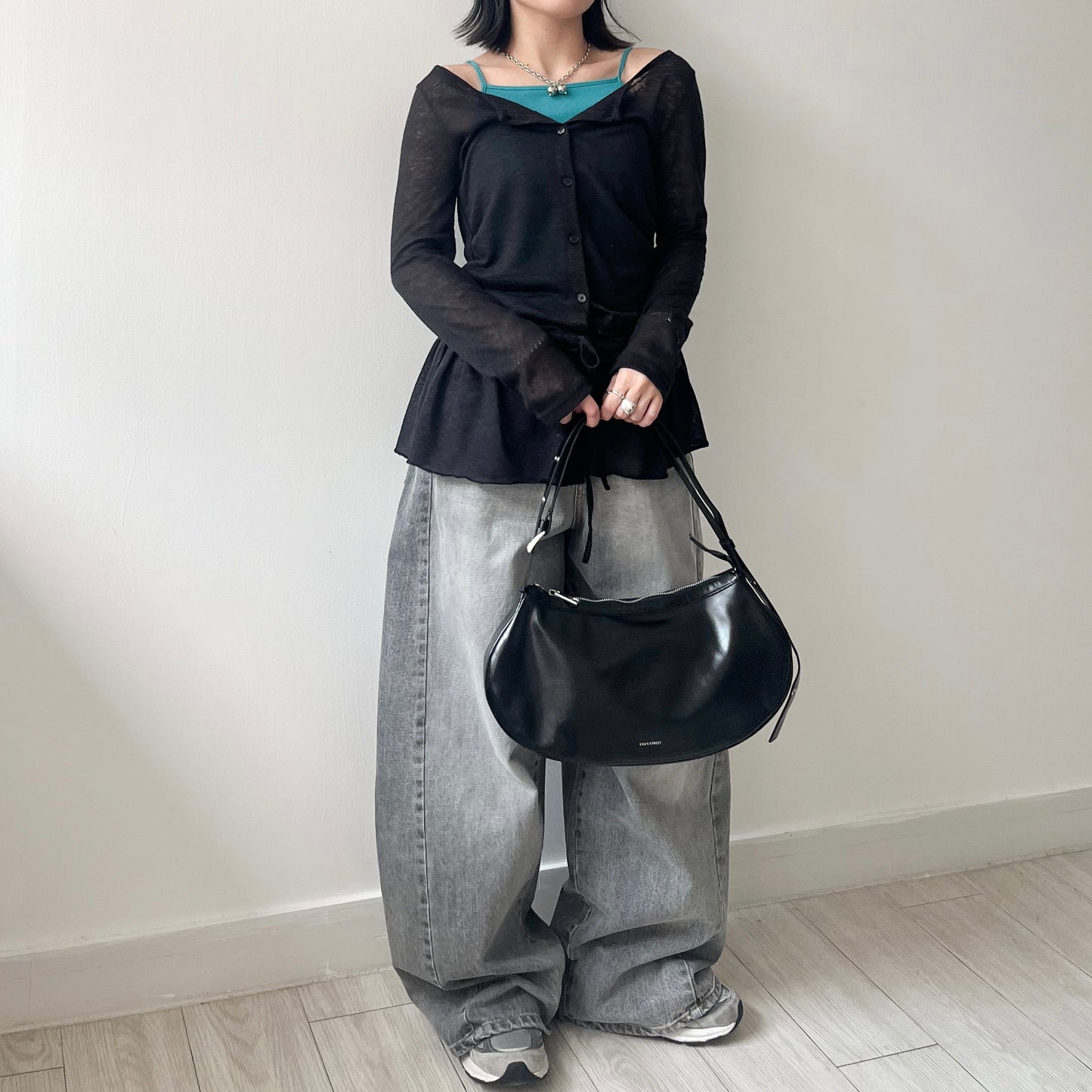 TP488- 大圓領束腰Ruffle Top | White | Khaki | Black