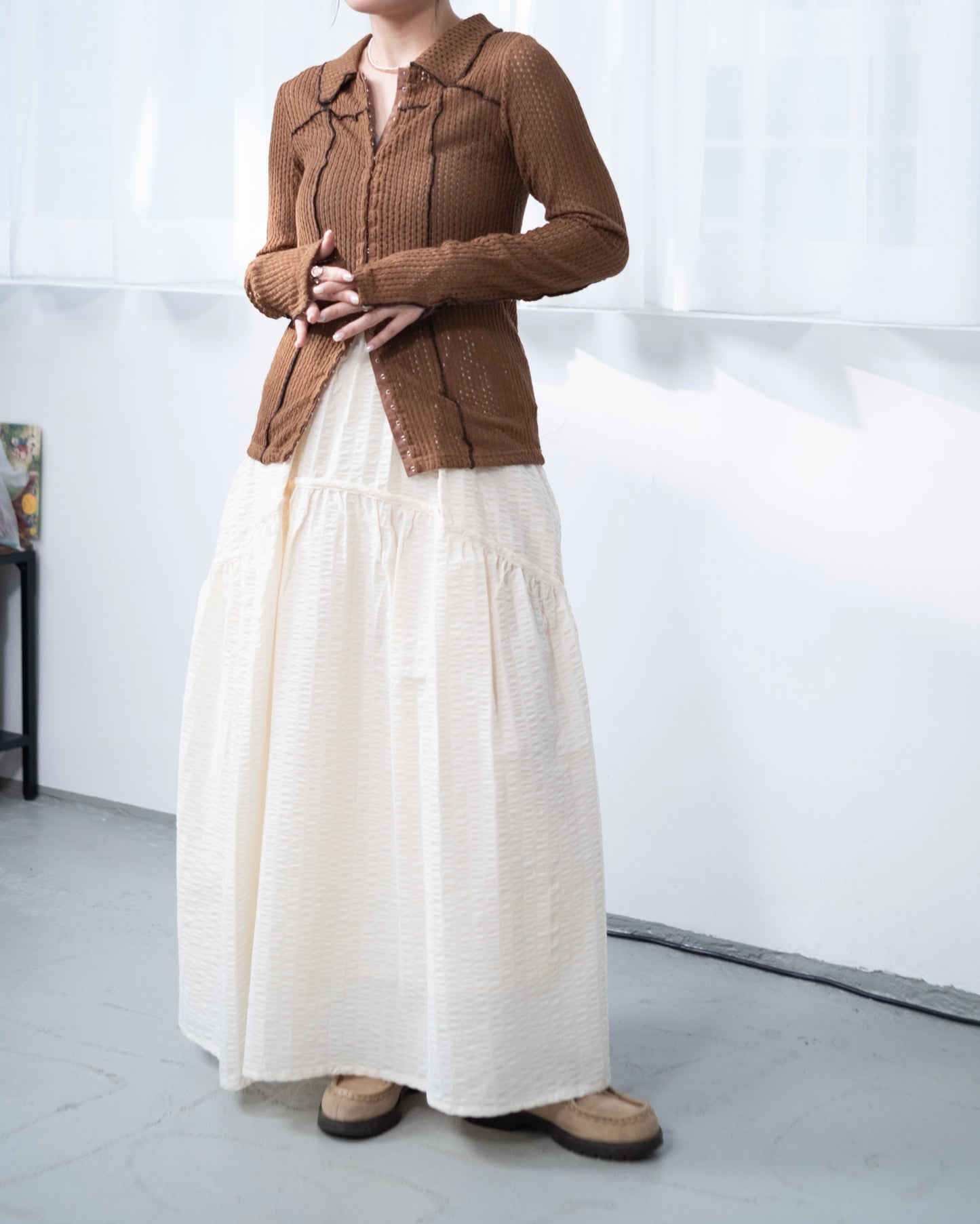 TP664- Outline Wave Blouse | Brown | Charcoal