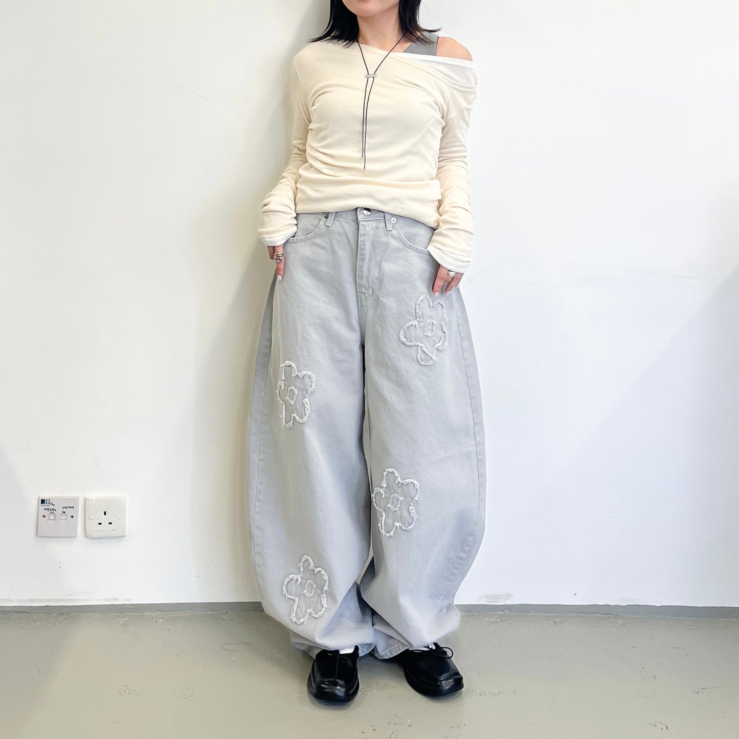 Special offer !! PT96- 錐形花花褲 | Light Grey ( S / M )