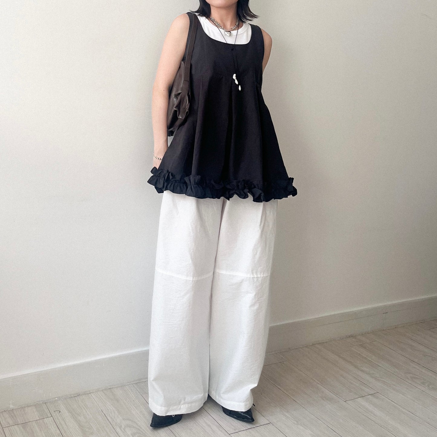 TP638- 方領Ruffles Vest | Black
