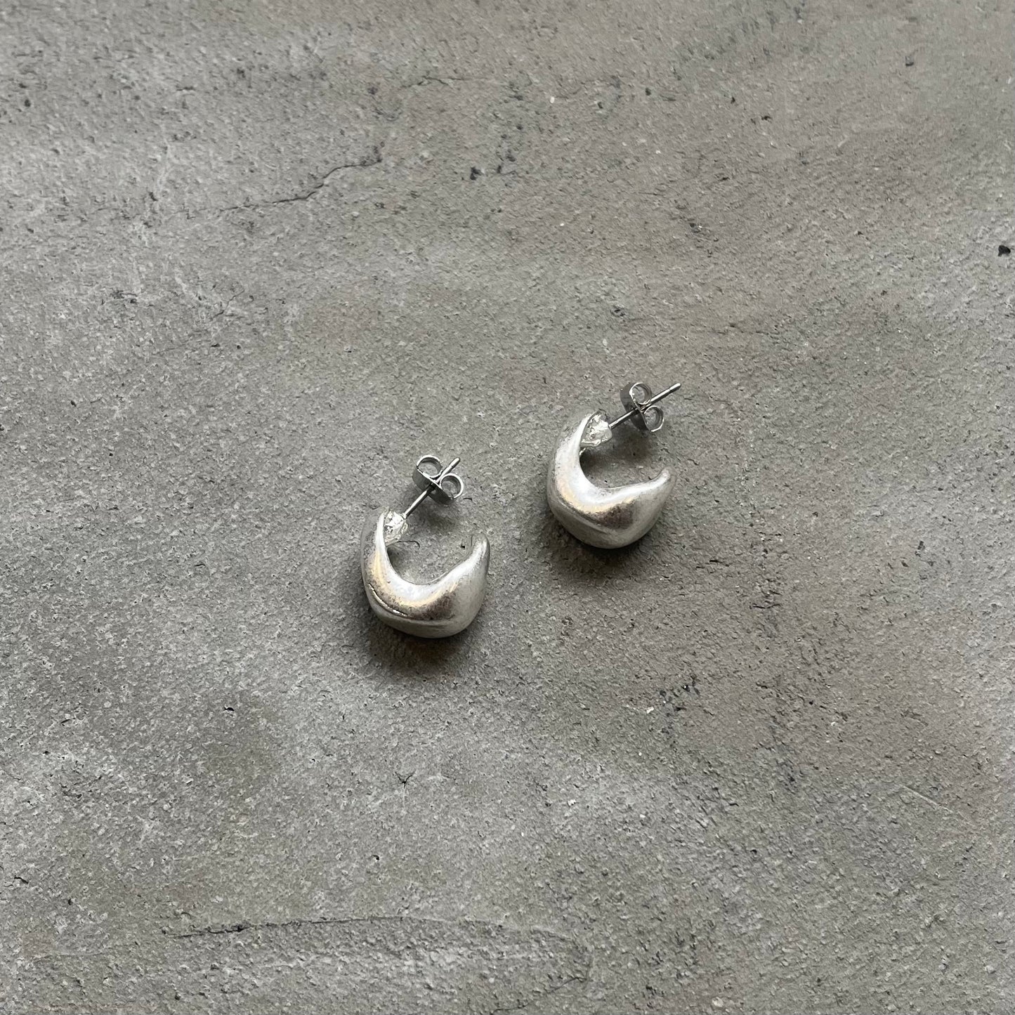 AC55- Half Stone Matte Earrings