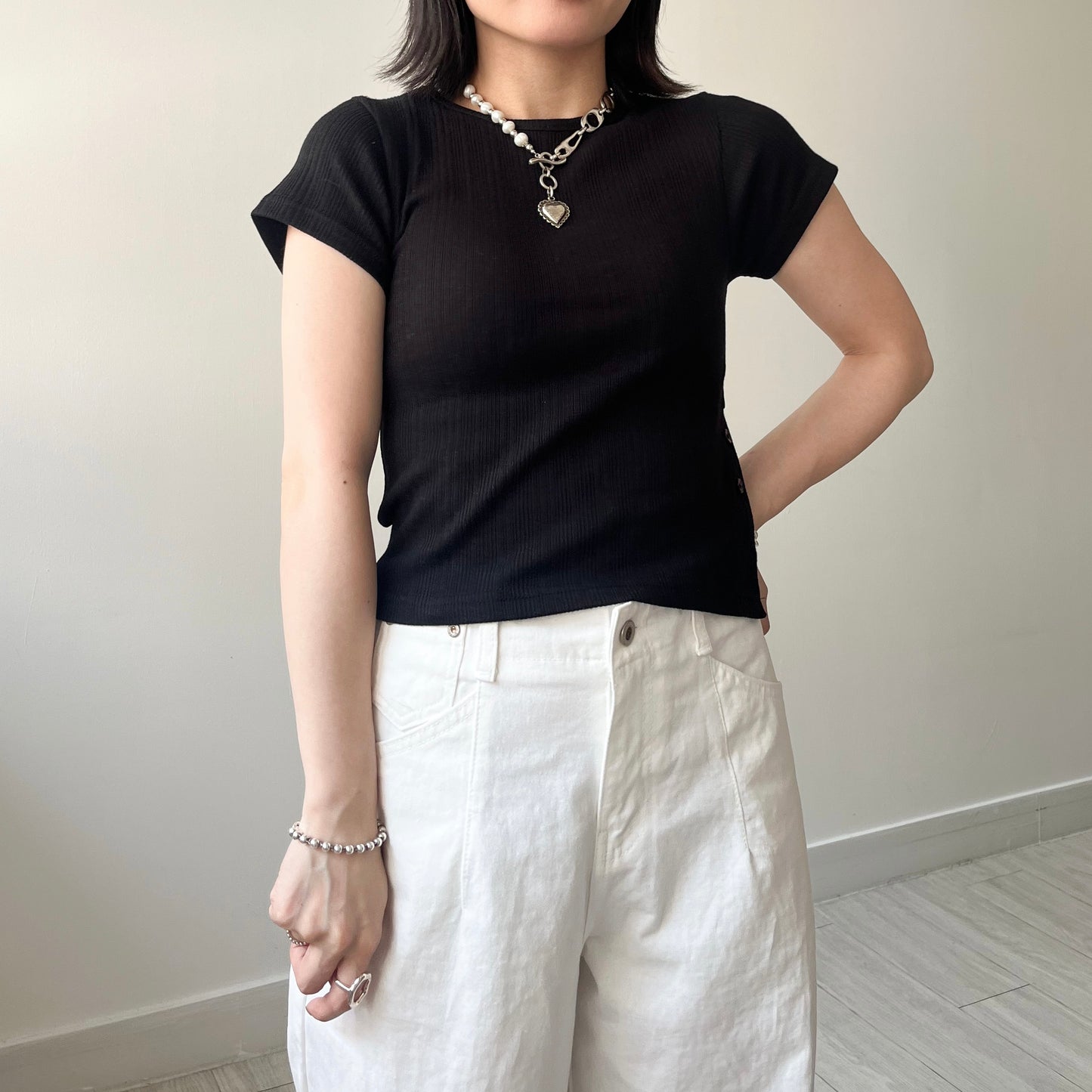 TP479- 側扣鈕短身Top |White | Grey | Black