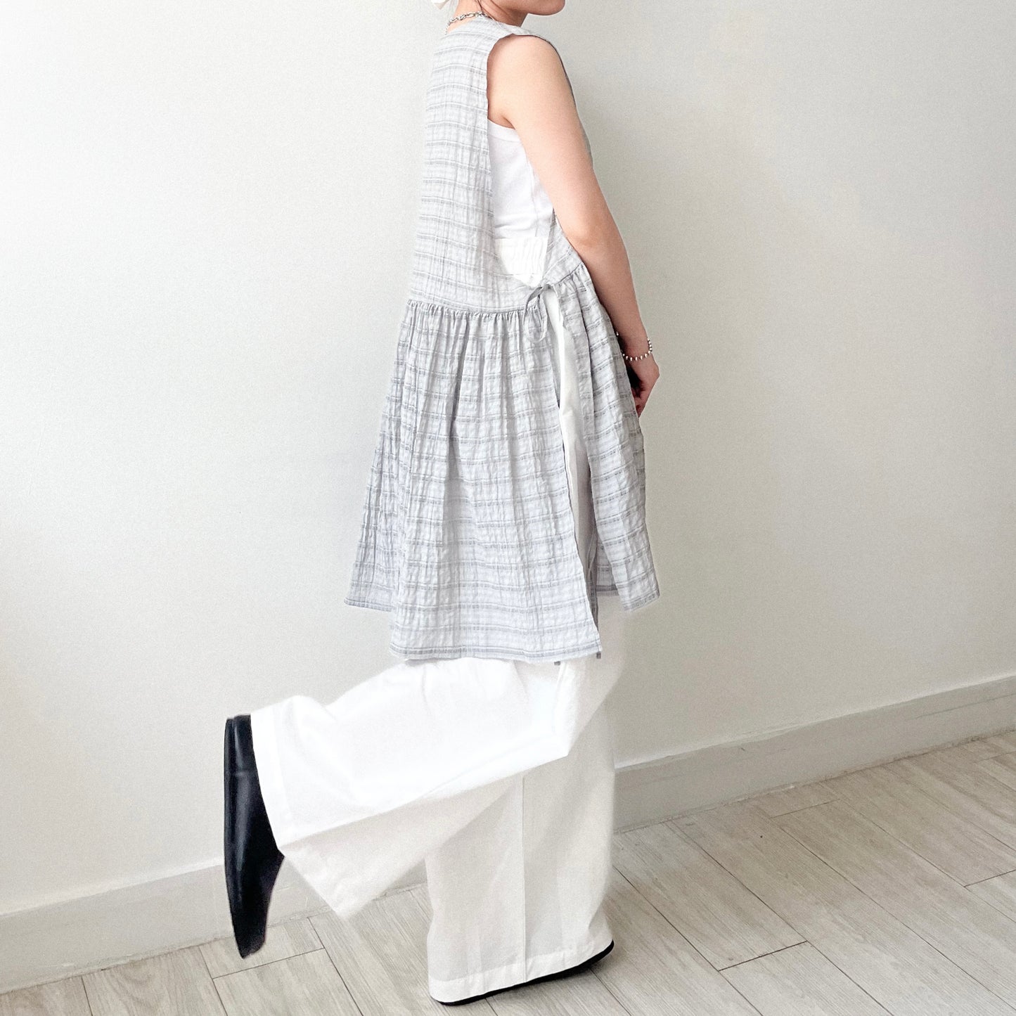 TP635- Big Cheked Side Ribbon Vest Layer | Grey