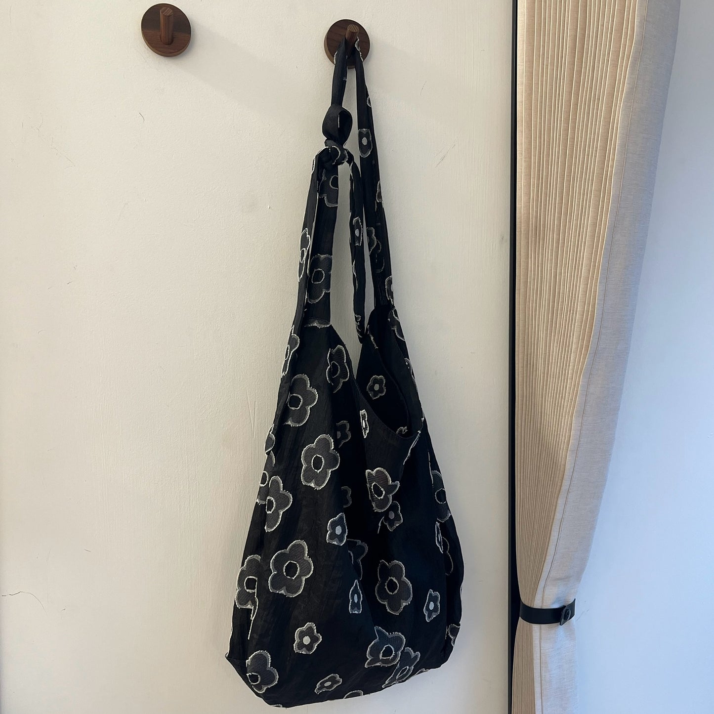 BG44- Fafa Tote Bag | Black