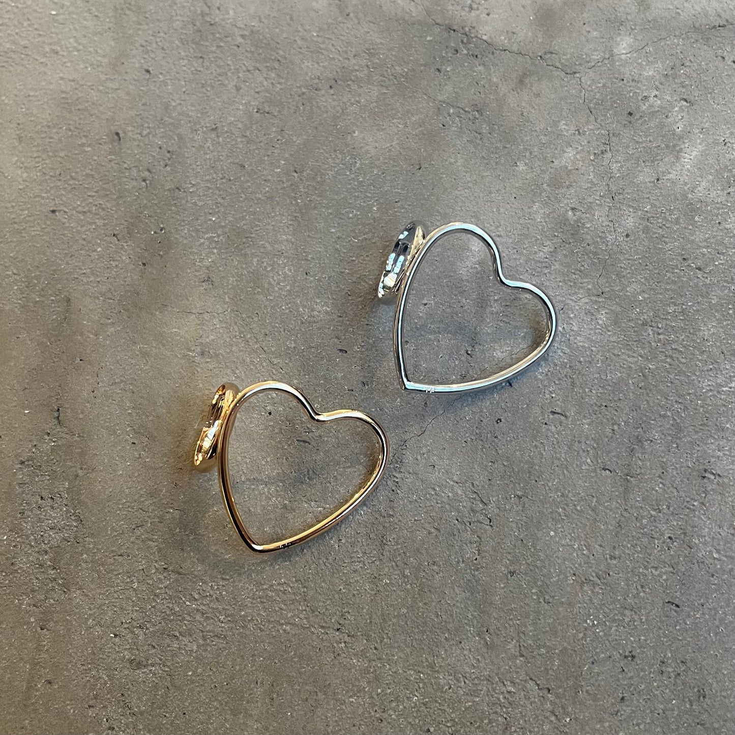 ๐ฏ๐ต<๐ญ๐ก๐๐๐ญ๐ซ๐ ๐ฉ๐ซ๐จ๐๐ฎ๐๐ญ> Heart Ring | Earrings