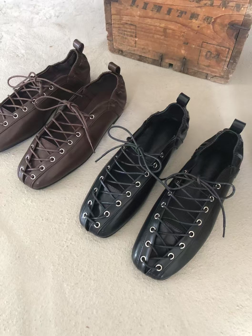 SH10- 方頭芭蕾鏤空交叉鞋 | Brown | Black