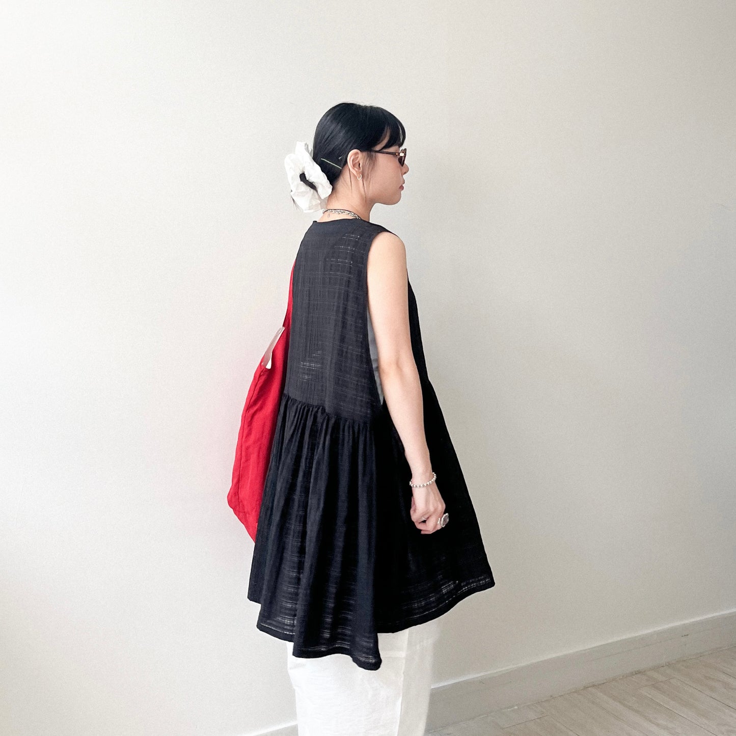 TP635- Big Cheked Side Ribbon Vest Layer | Black