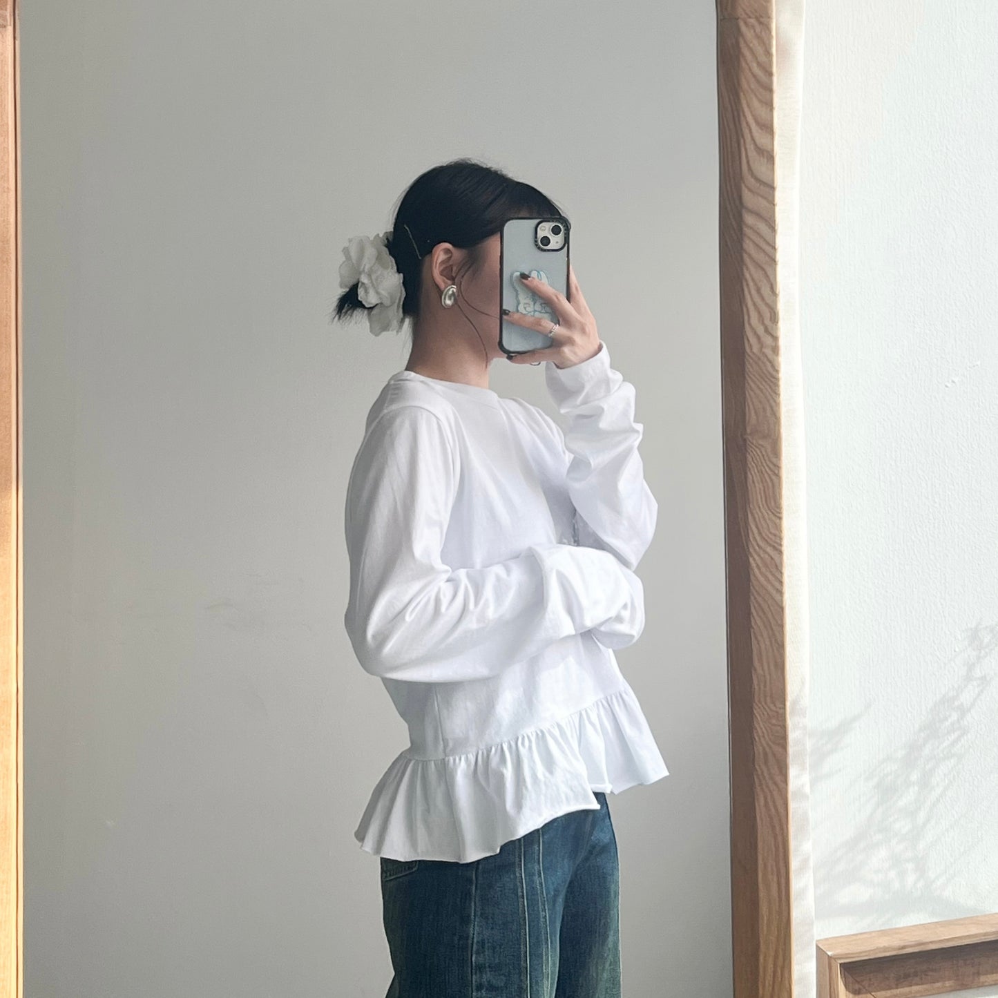 TP444- Ruffle Top | White | Black