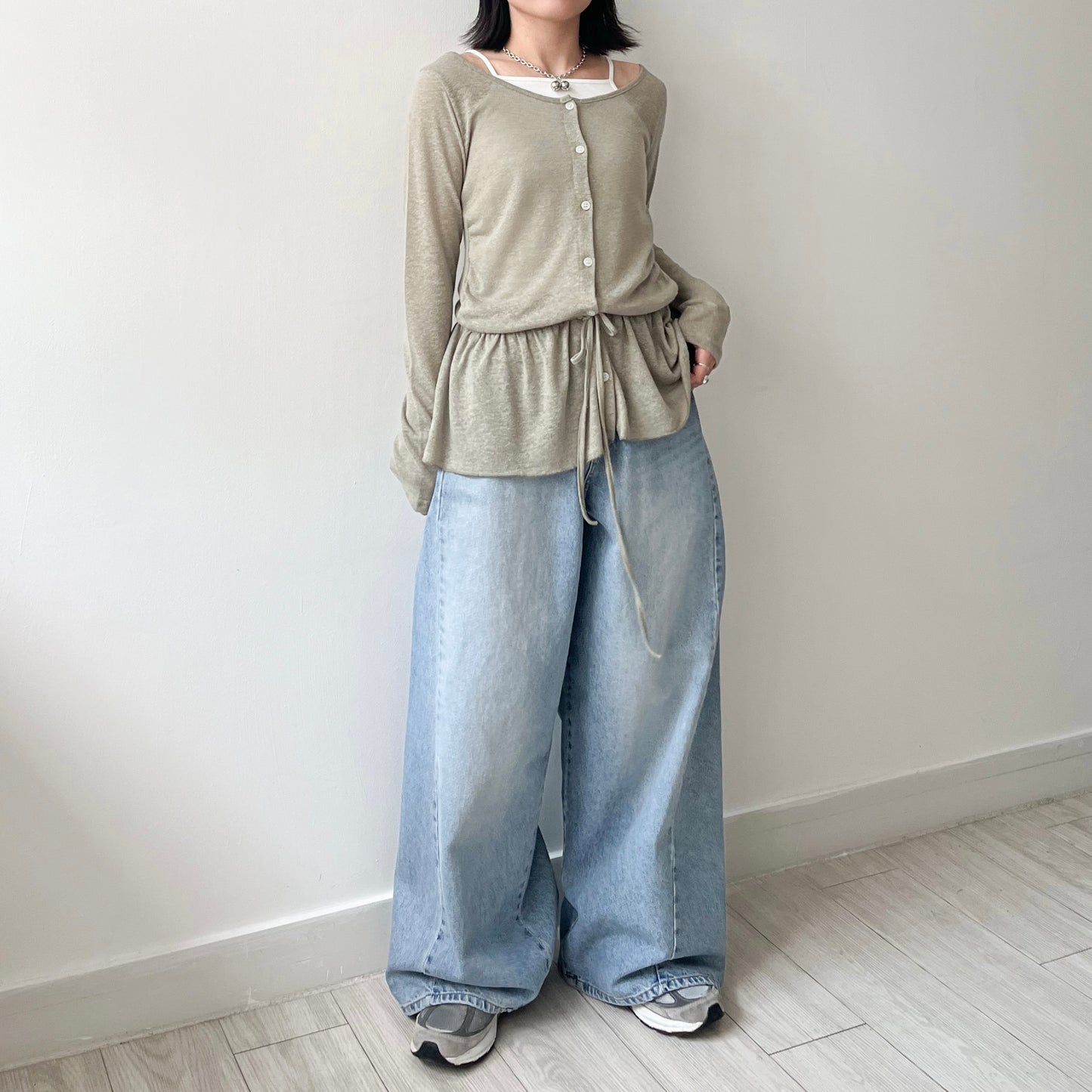 TP488- 大圓領束腰Ruffle Top | White | Khaki | Black