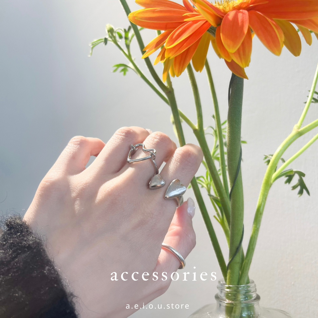 AC209- Heart Line Ring