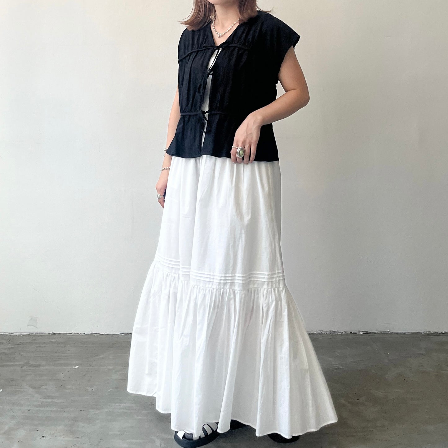 TP180- Three Ribbons Vest / Cardigan | White | Green | Black