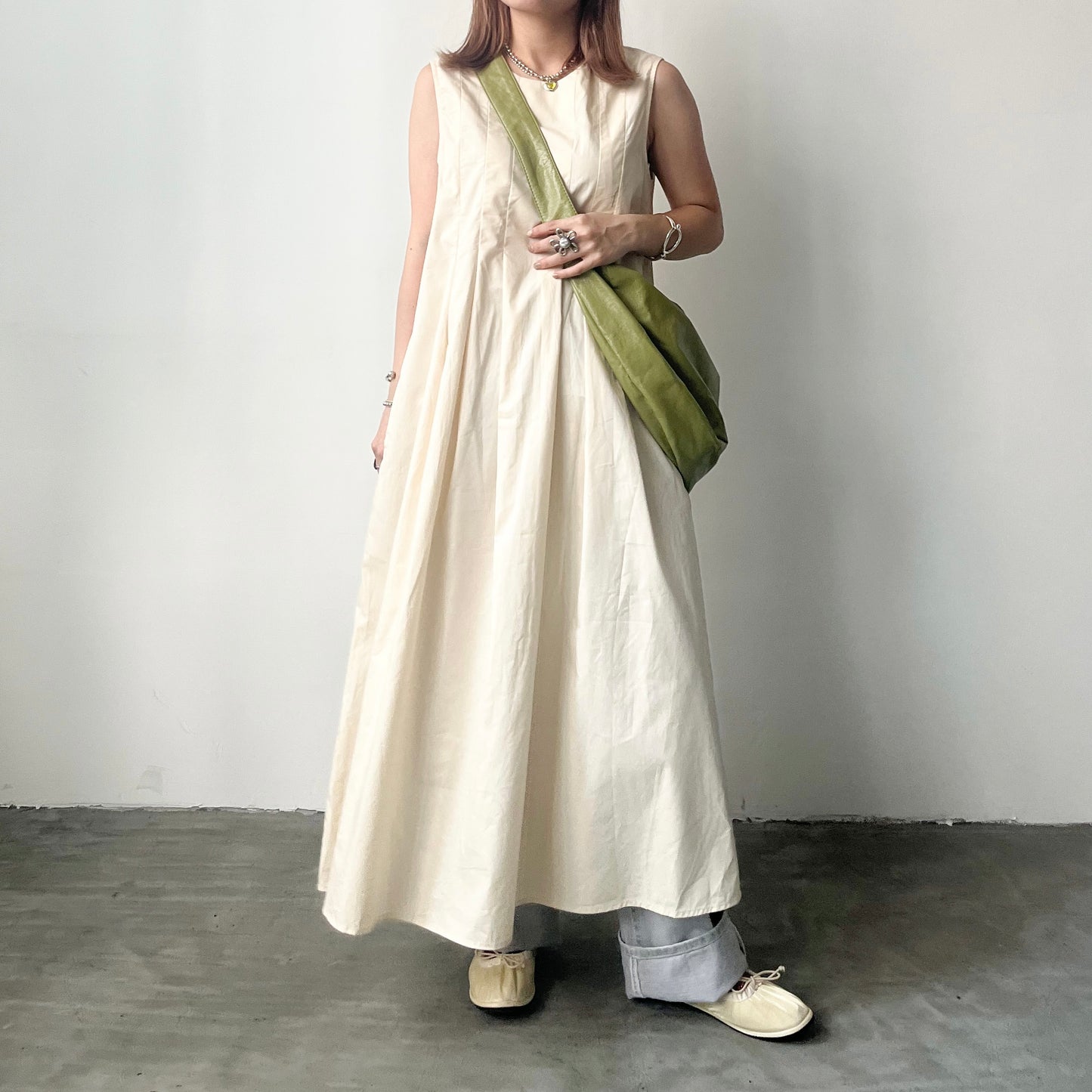 OP46- Fold One Piece | Ivory | Black