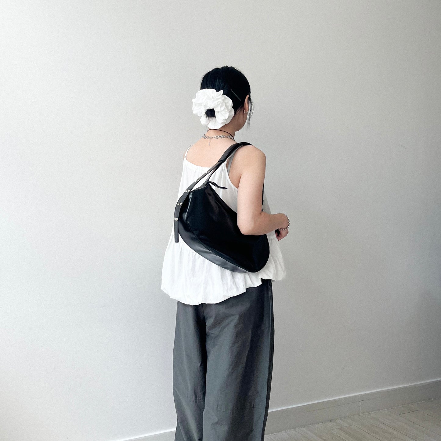 TP636- 斜Cut Balloon Vest | White
