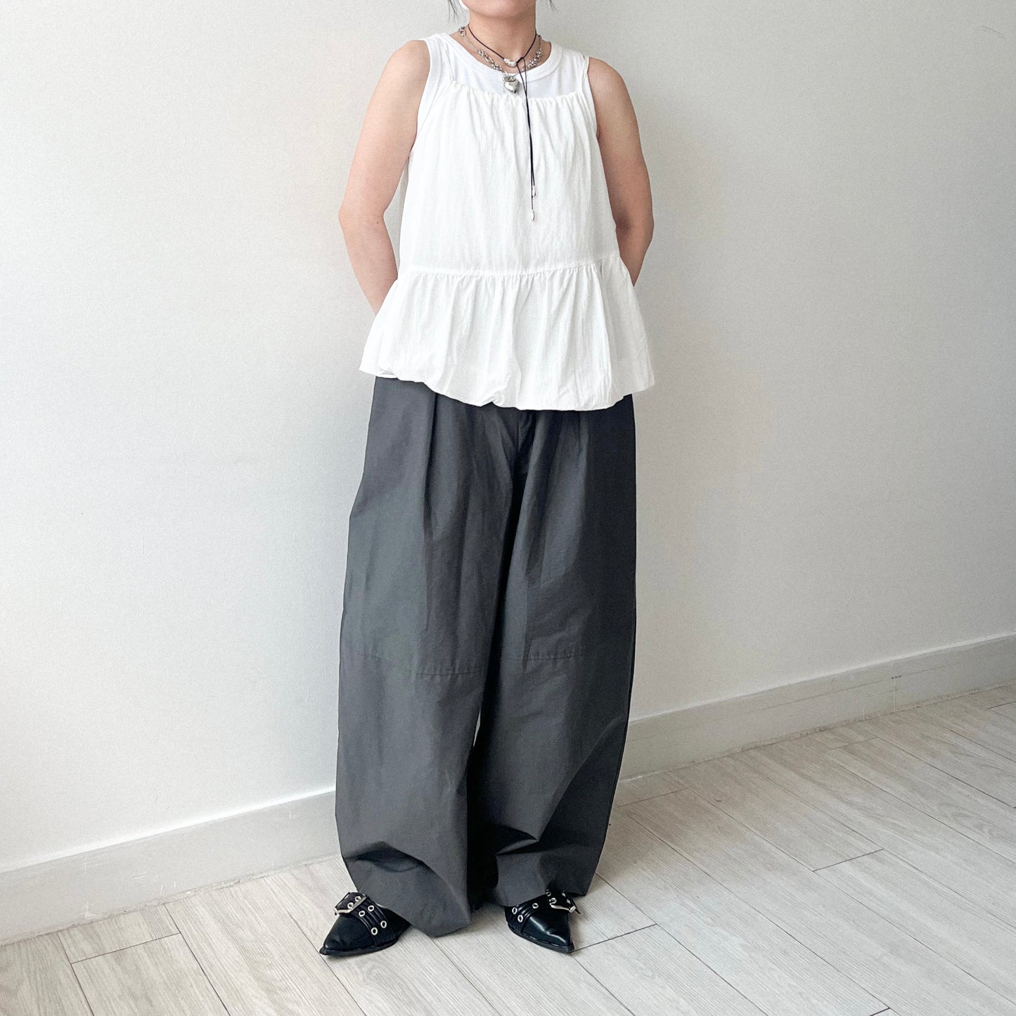 PT91- Wide Balloon Pants | White | Charcoal