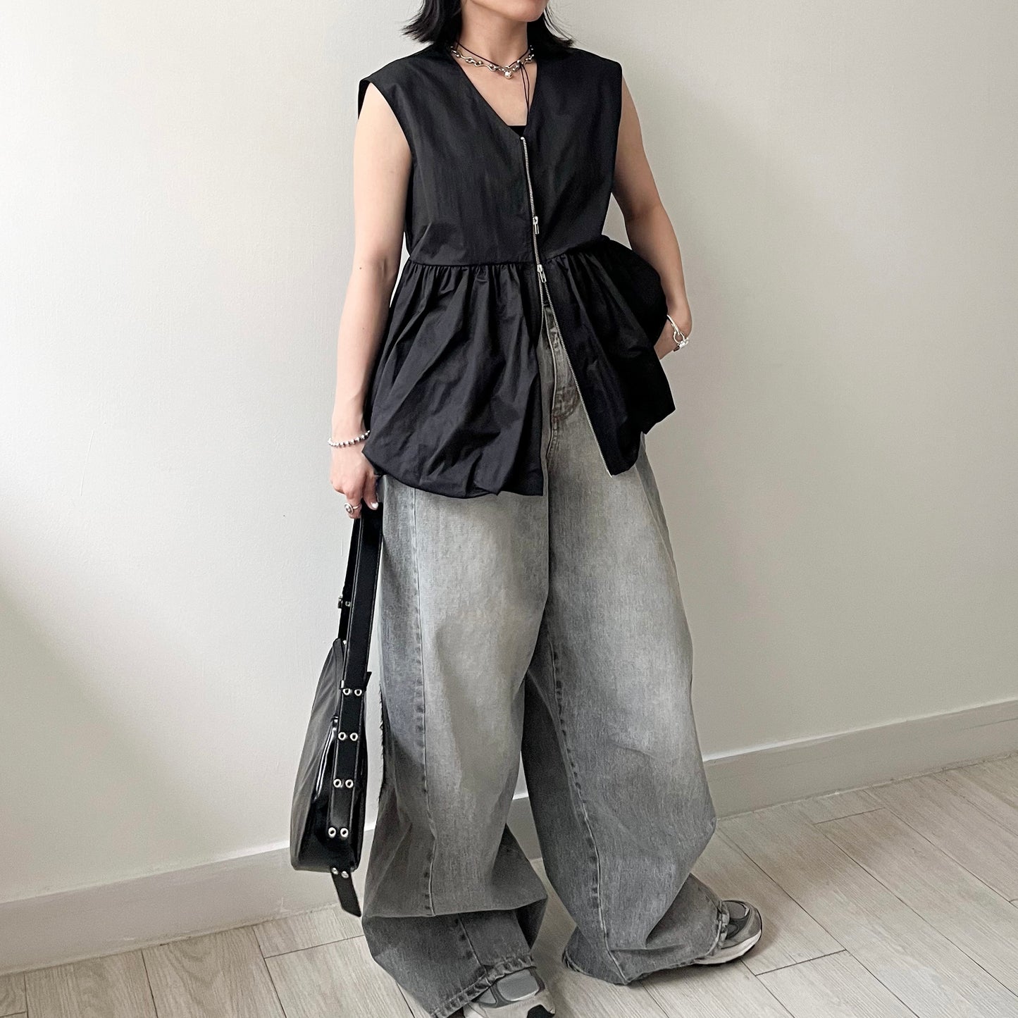 TP489- Double Zip Taffeta Vest | Ivory | Black