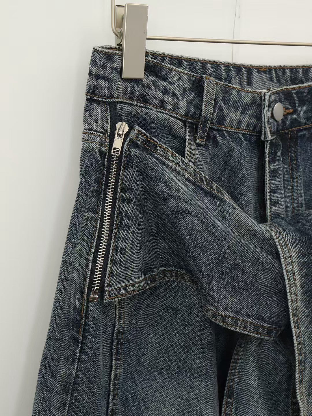 PT106- Design Ribbon Denim Jeans ( S / M )