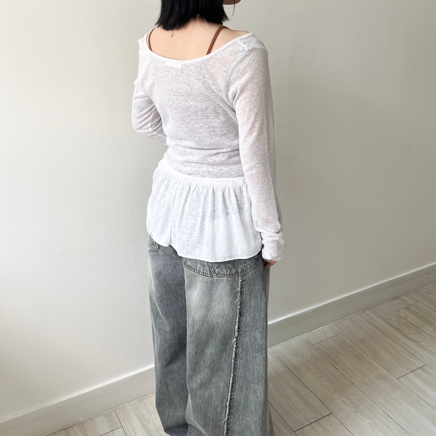 TP488- 大圓領束腰Ruffle Top | White | Khaki | Black
