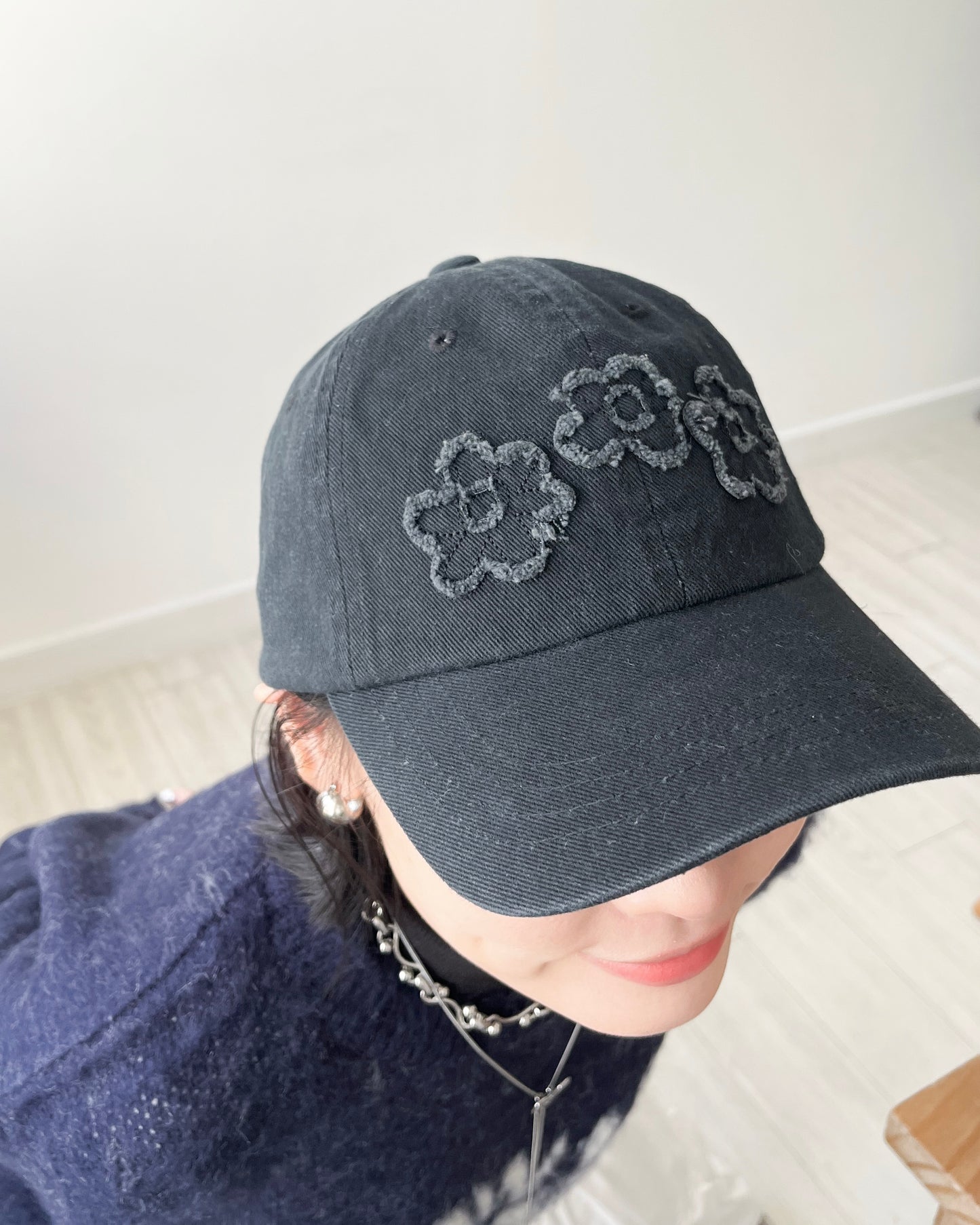 H32- Flowers Cap | 淺灰 |炭黑