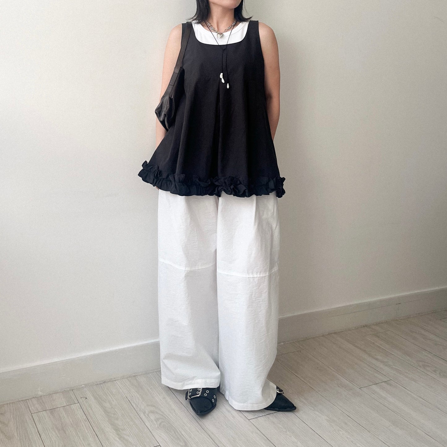 TP638- 方領Ruffles Vest | Black