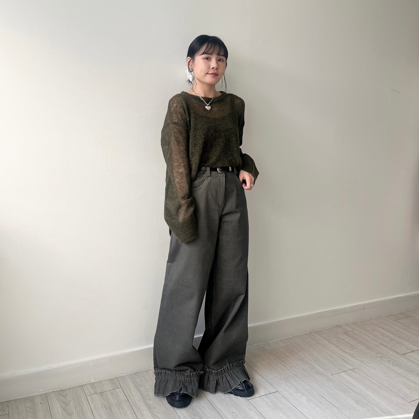 PT69- 荷葉腳扯布褲 | Grey khaki | Black