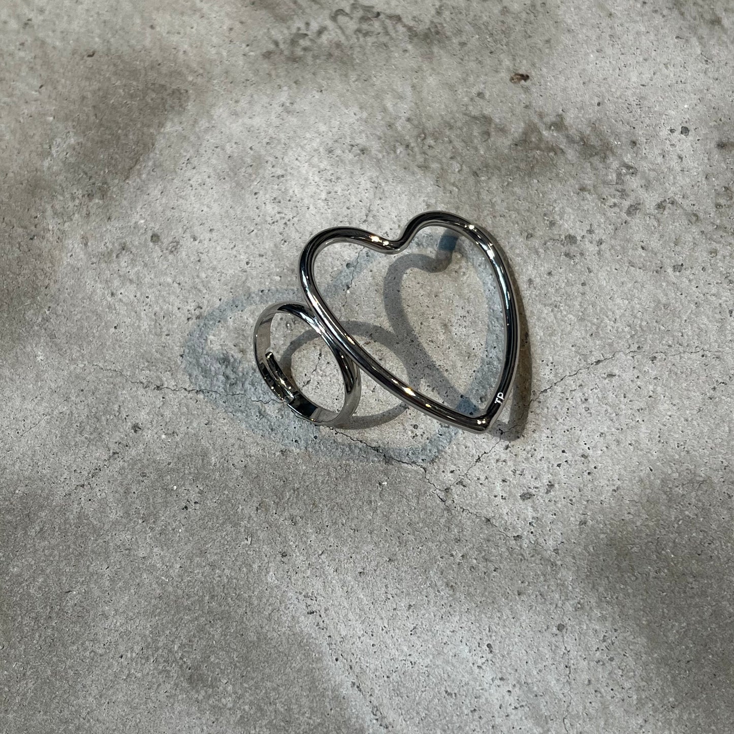 ๐ฏ๐ต<๐ญ๐ก๐๐๐ญ๐ซ๐ ๐ฉ๐ซ๐จ๐๐ฎ๐๐ญ> Heart Ring | Earrings