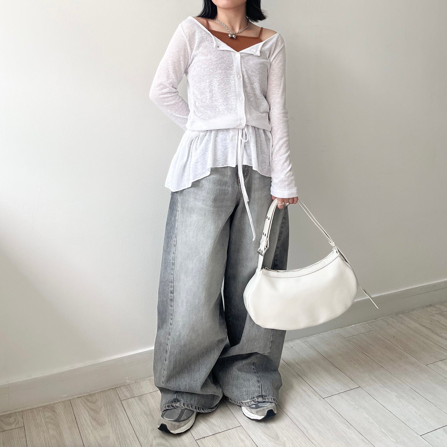 TP488- 大圓領束腰Ruffle Top | White | Khaki | Black