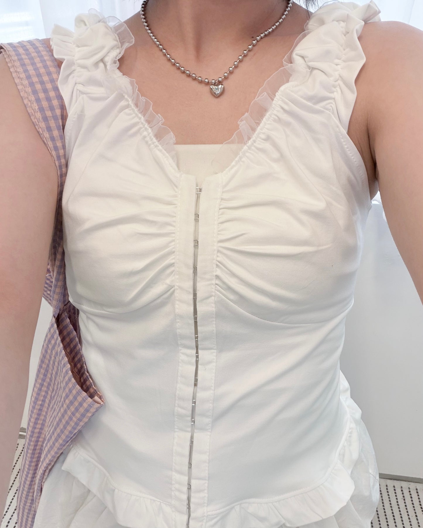 TP819- See-through Ruffle Sleeve Chain Vest | White | Black