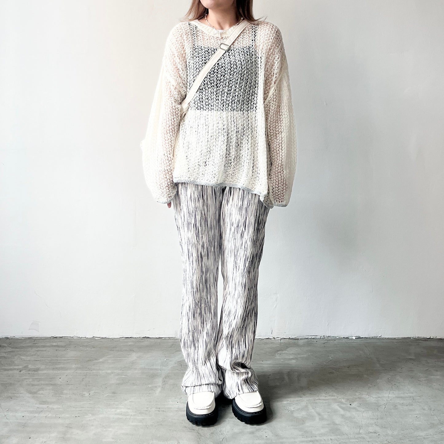 PT35- 薄絨面皺皺褲 | Ivory | Navy