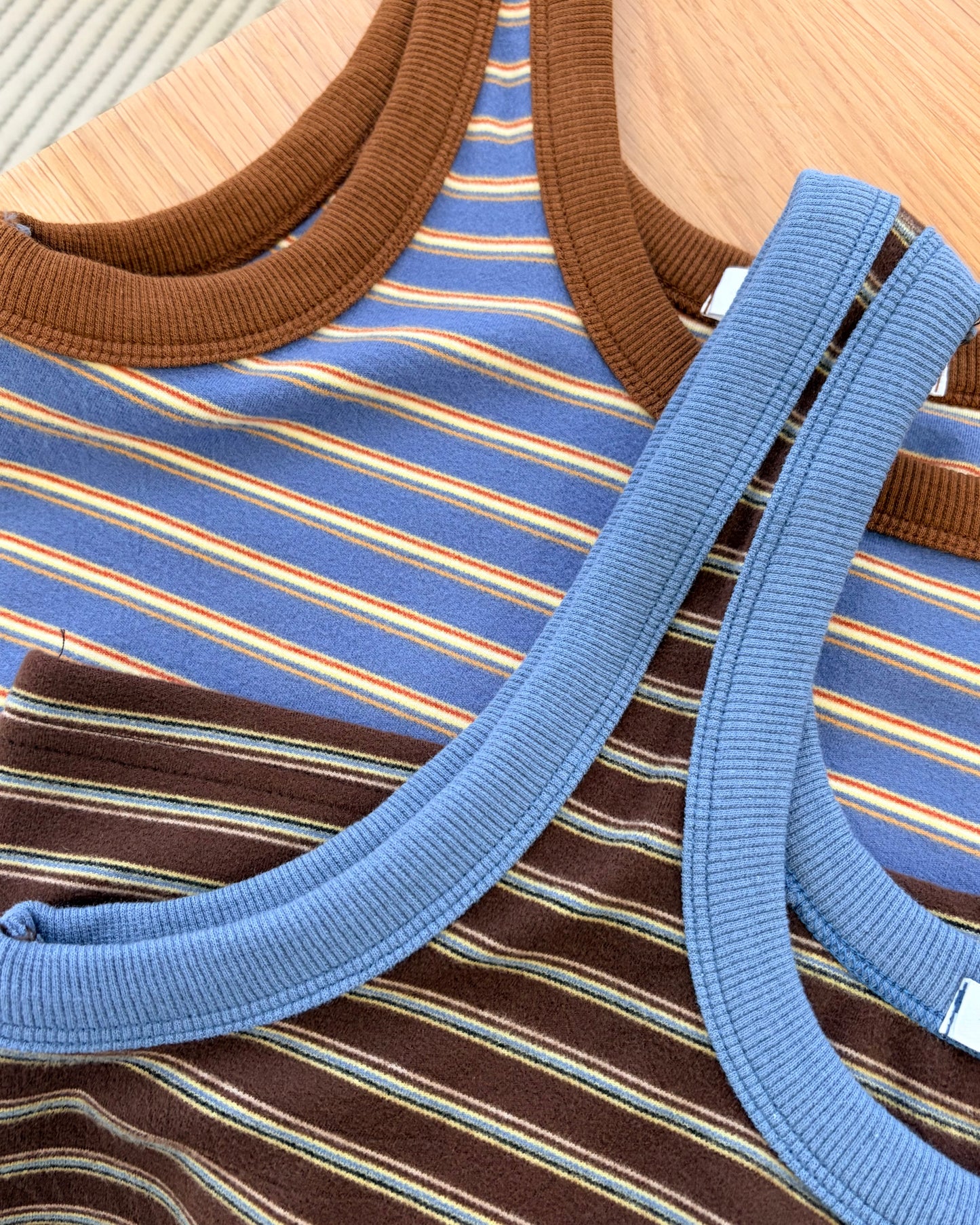 TP692- 絨面撞色橫間背心 | Brown | Blue