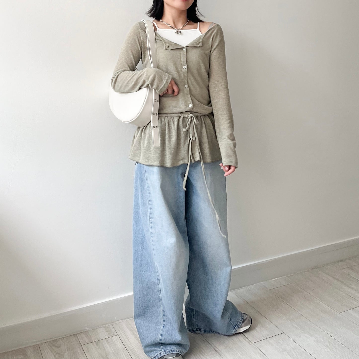 TP488- 大圓領束腰Ruffle Top | White | Khaki | Black